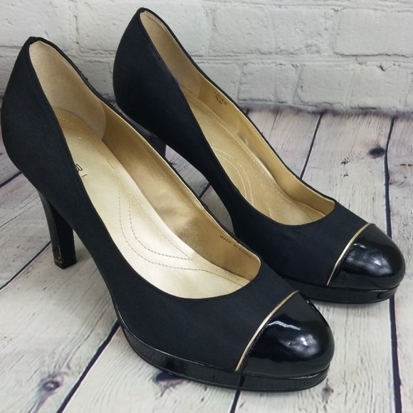 Black and gold heels - Picture 5 of 5